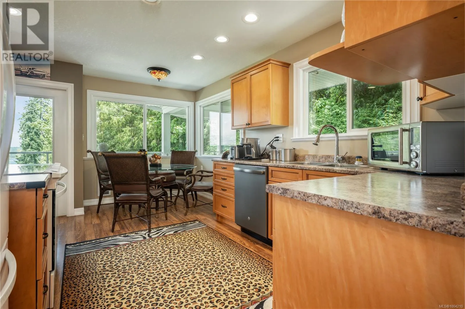 10 606 Farrell Rd
