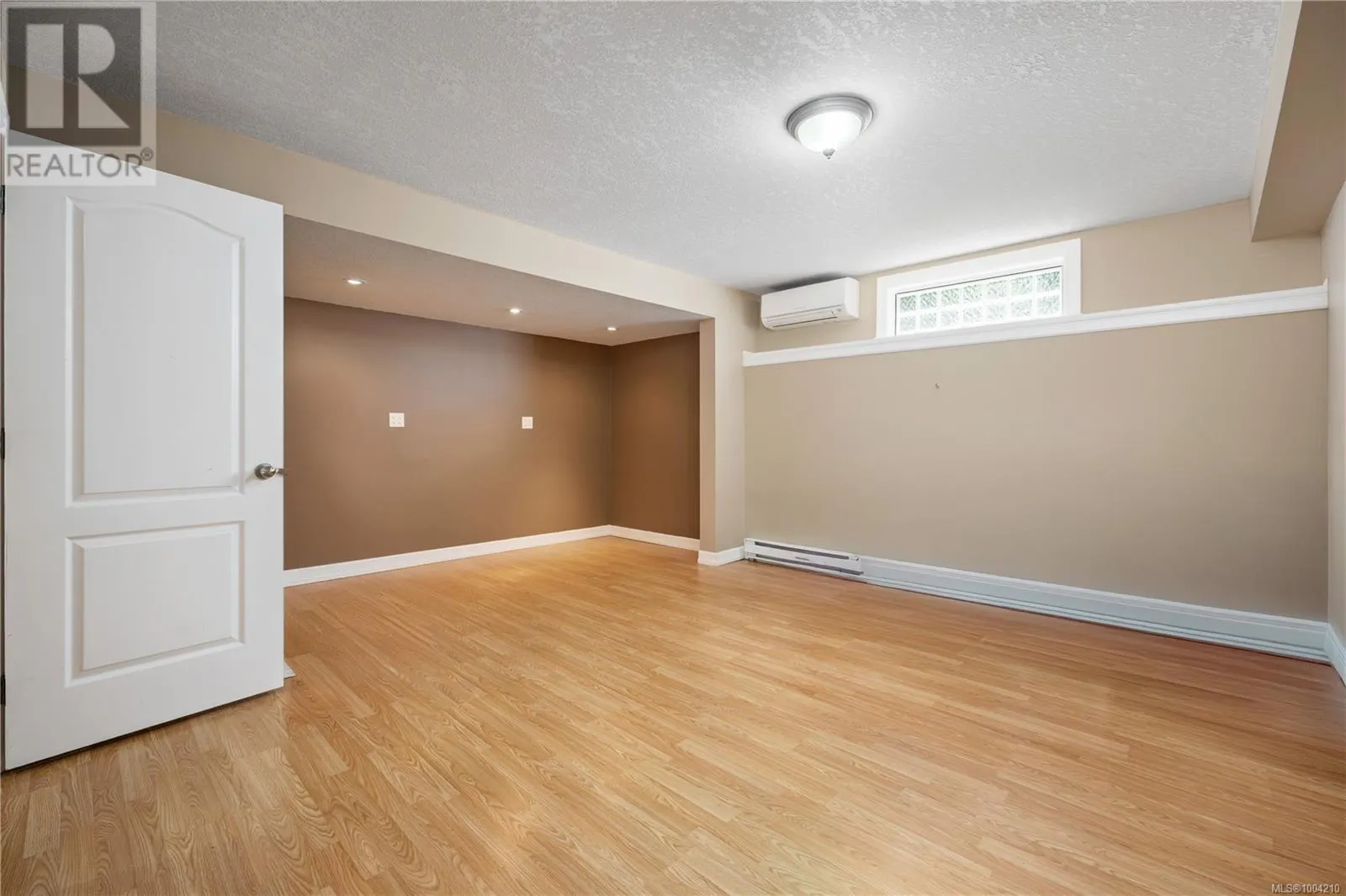 10 606 Farrell Rd