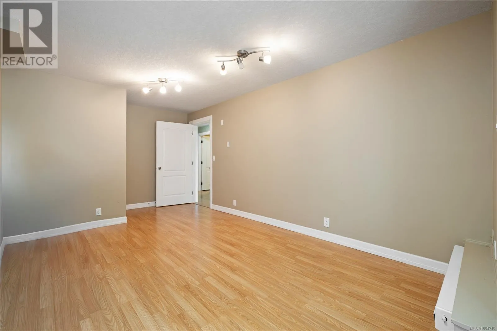 10 606 Farrell Rd