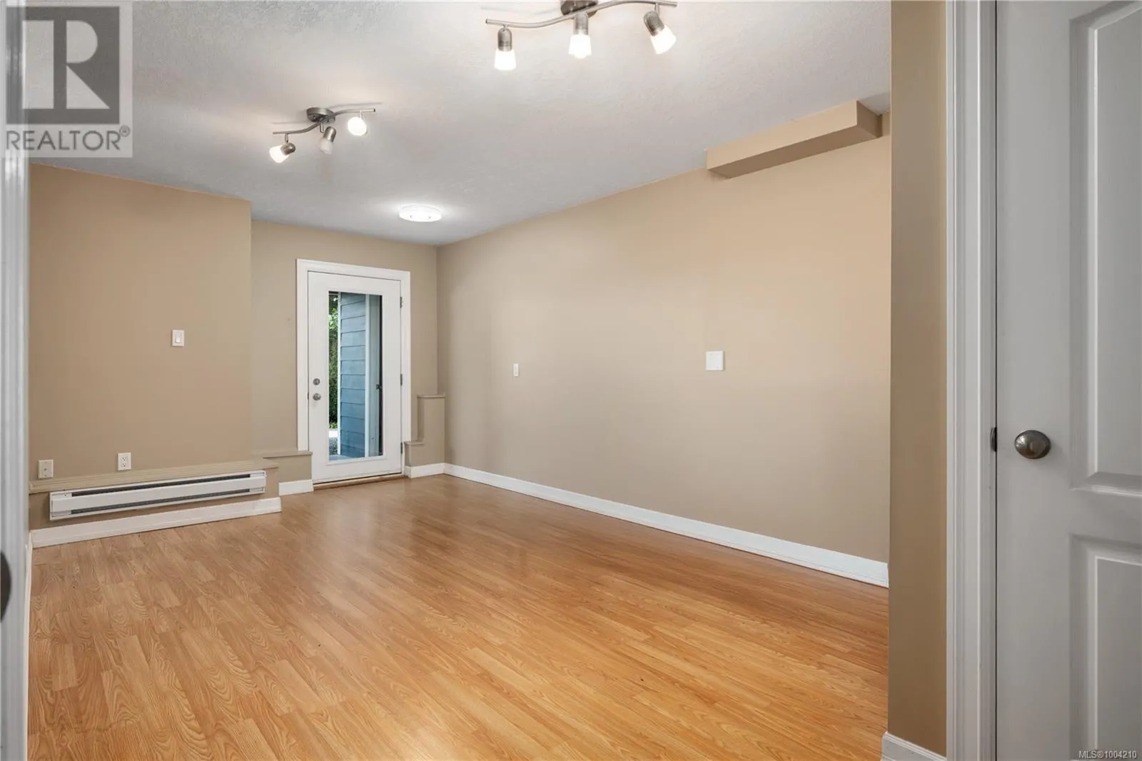 10 606 Farrell Rd