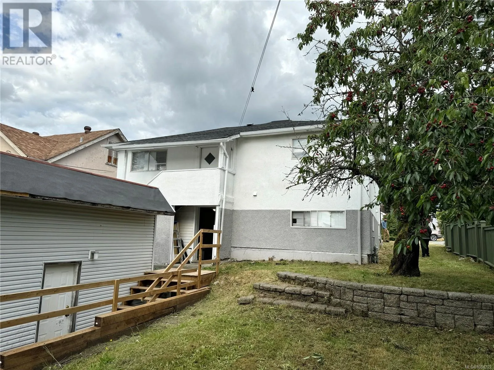 4052 9th Ave