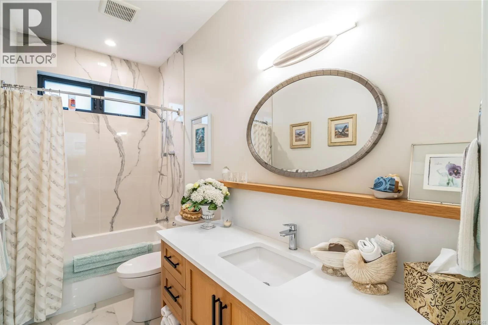 863 Claymore Cres