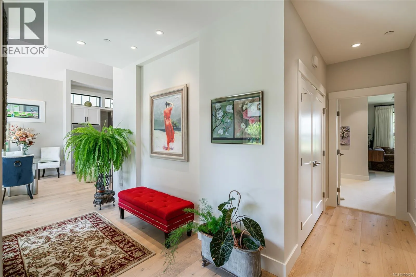 863 Claymore Cres