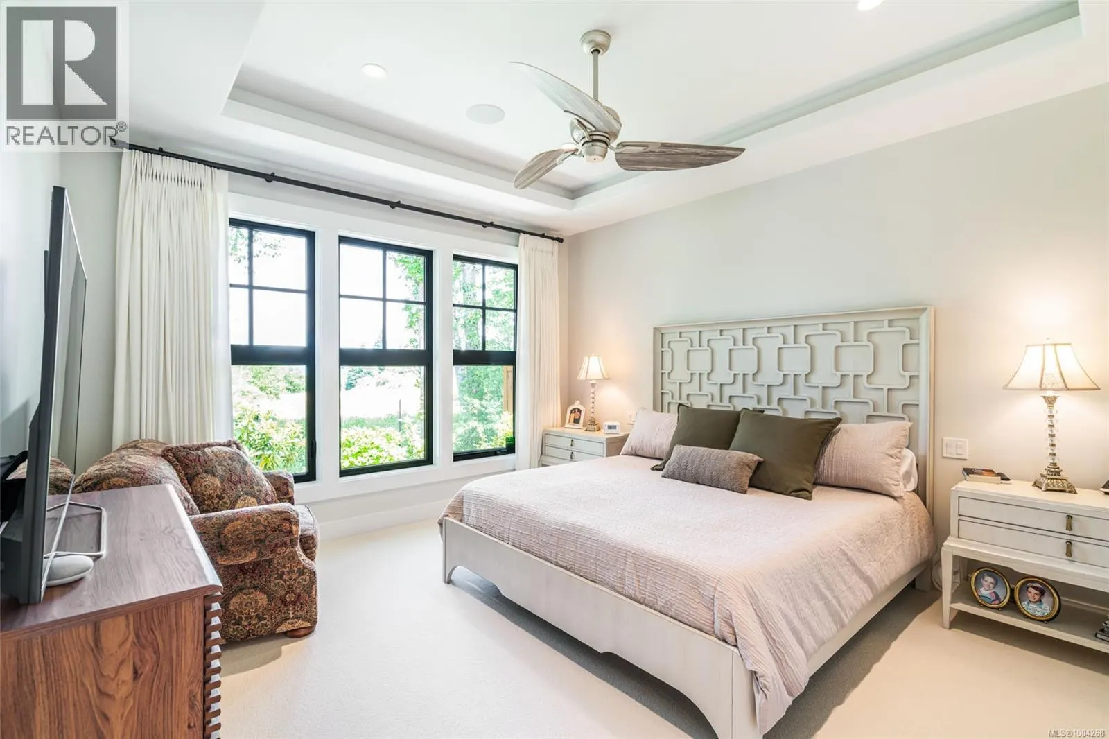 863 Claymore Cres