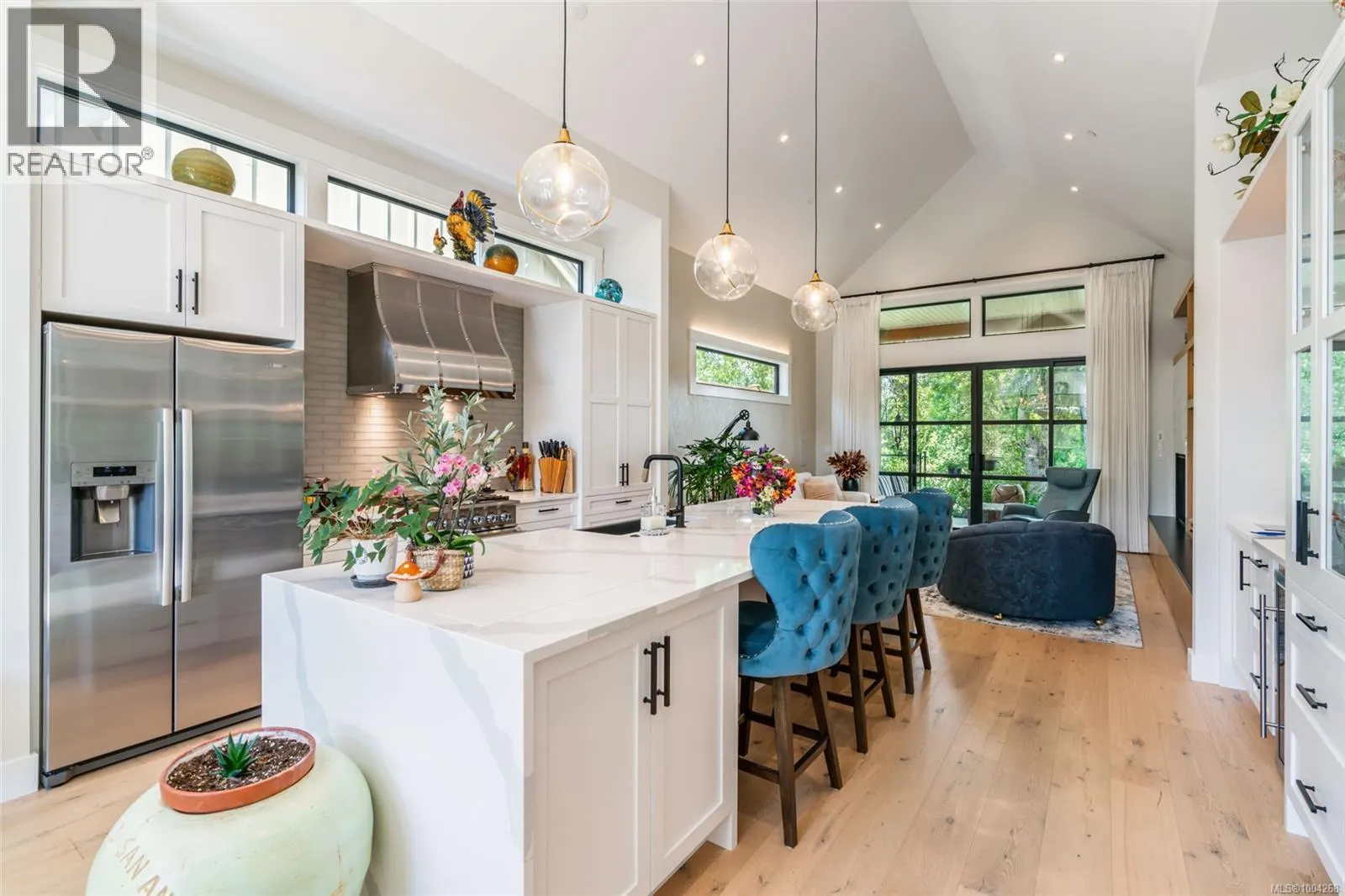 863 Claymore Cres