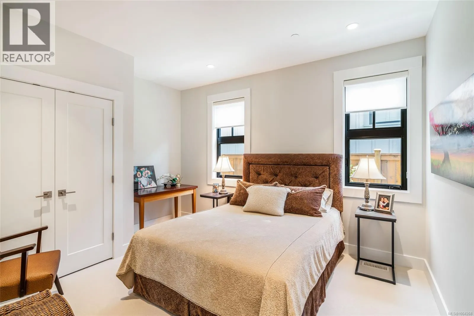863 Claymore Cres