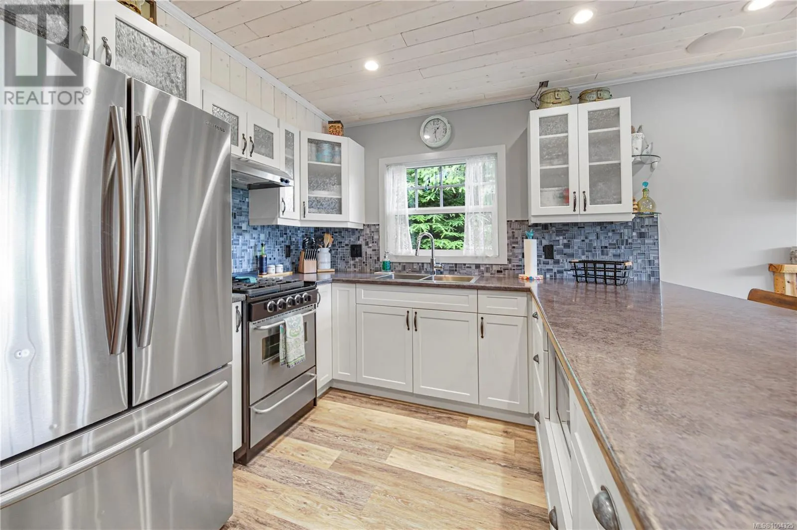32 10750 Central Lake Rd