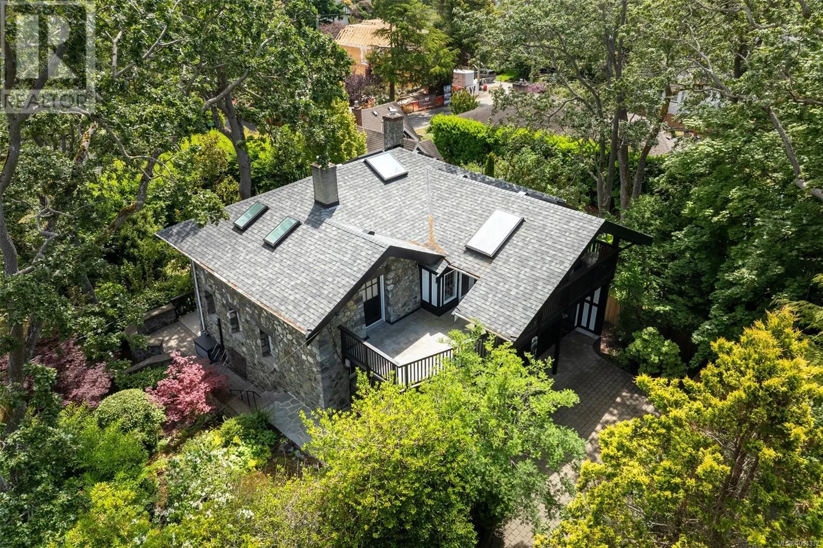 2088 Falkland Pl
