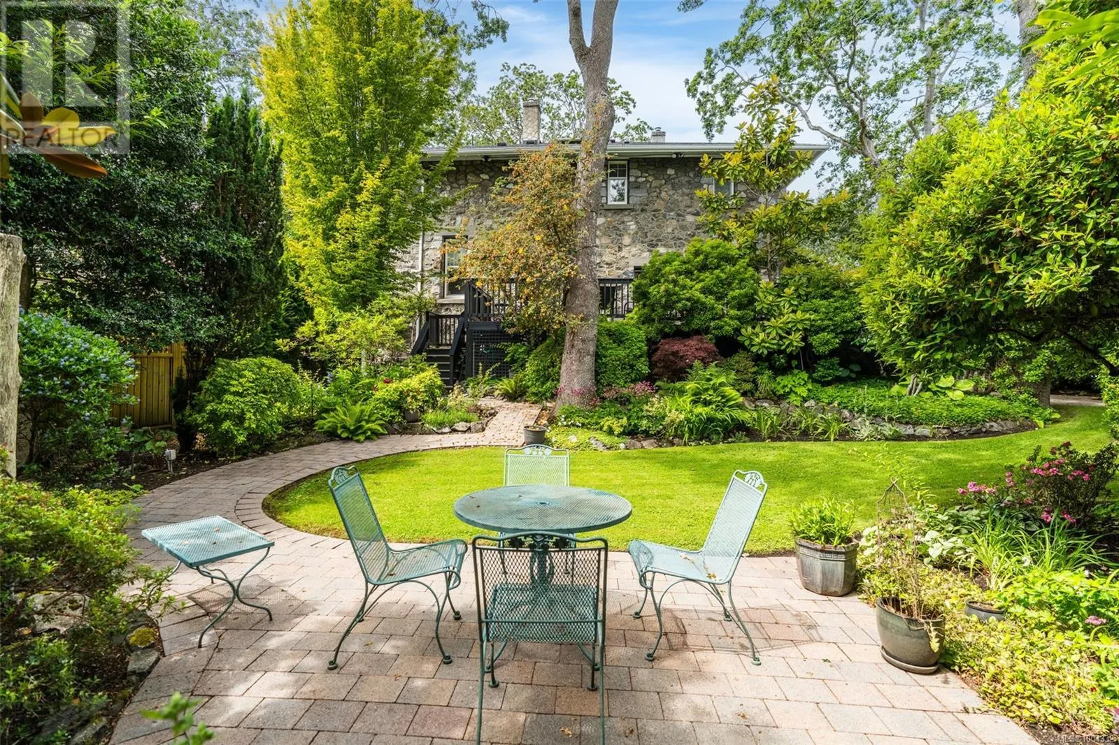 2088 Falkland Pl