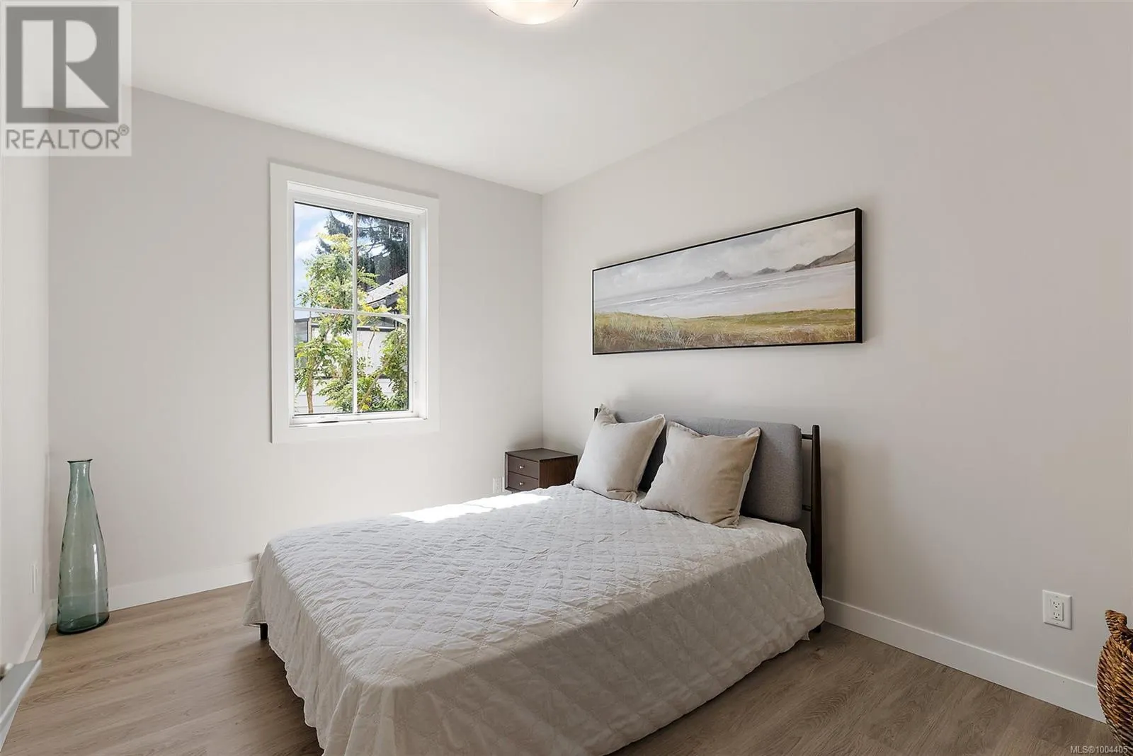 201 483 South Joffre St