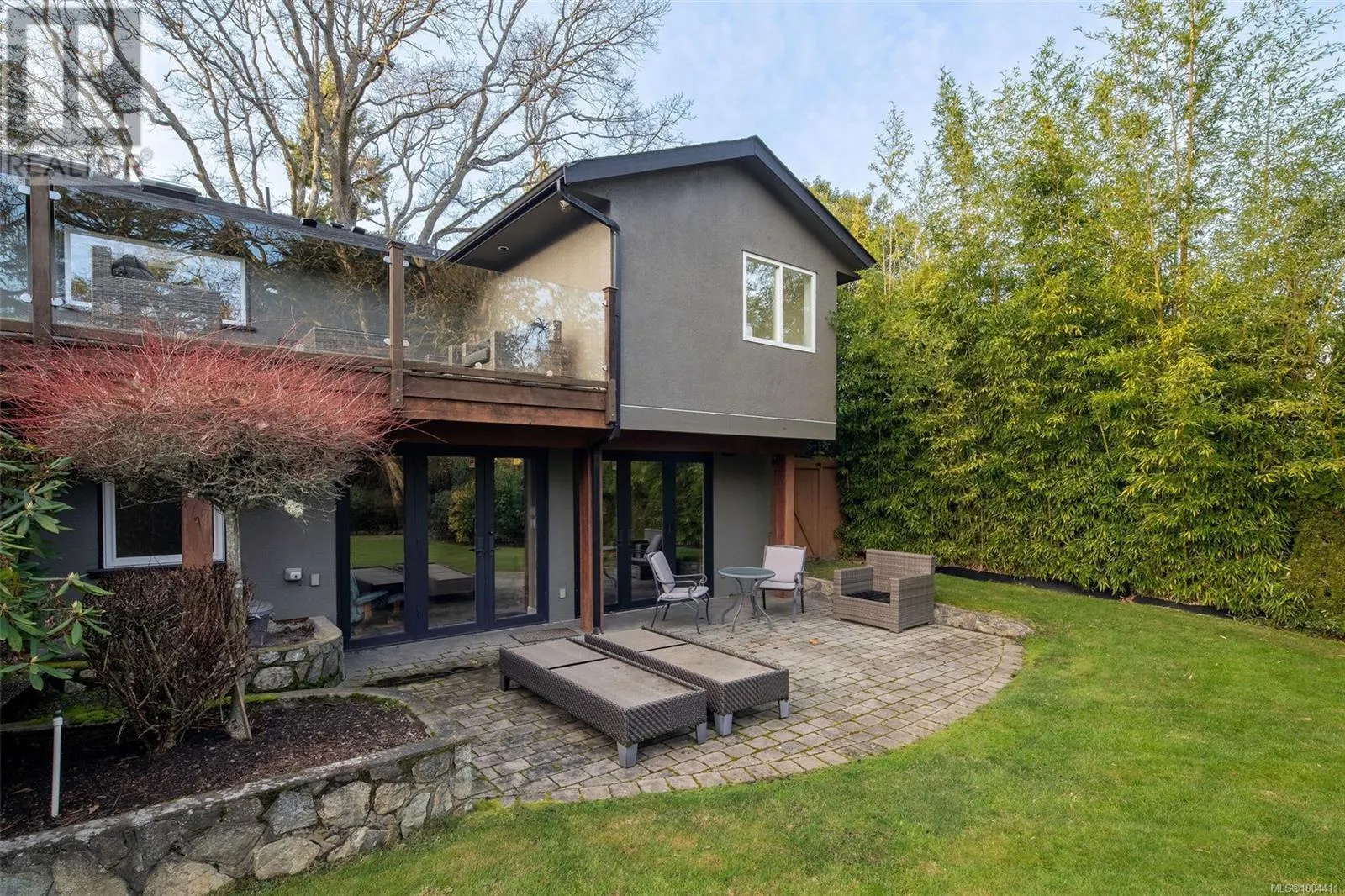 3465 Cadboro Bay Rd