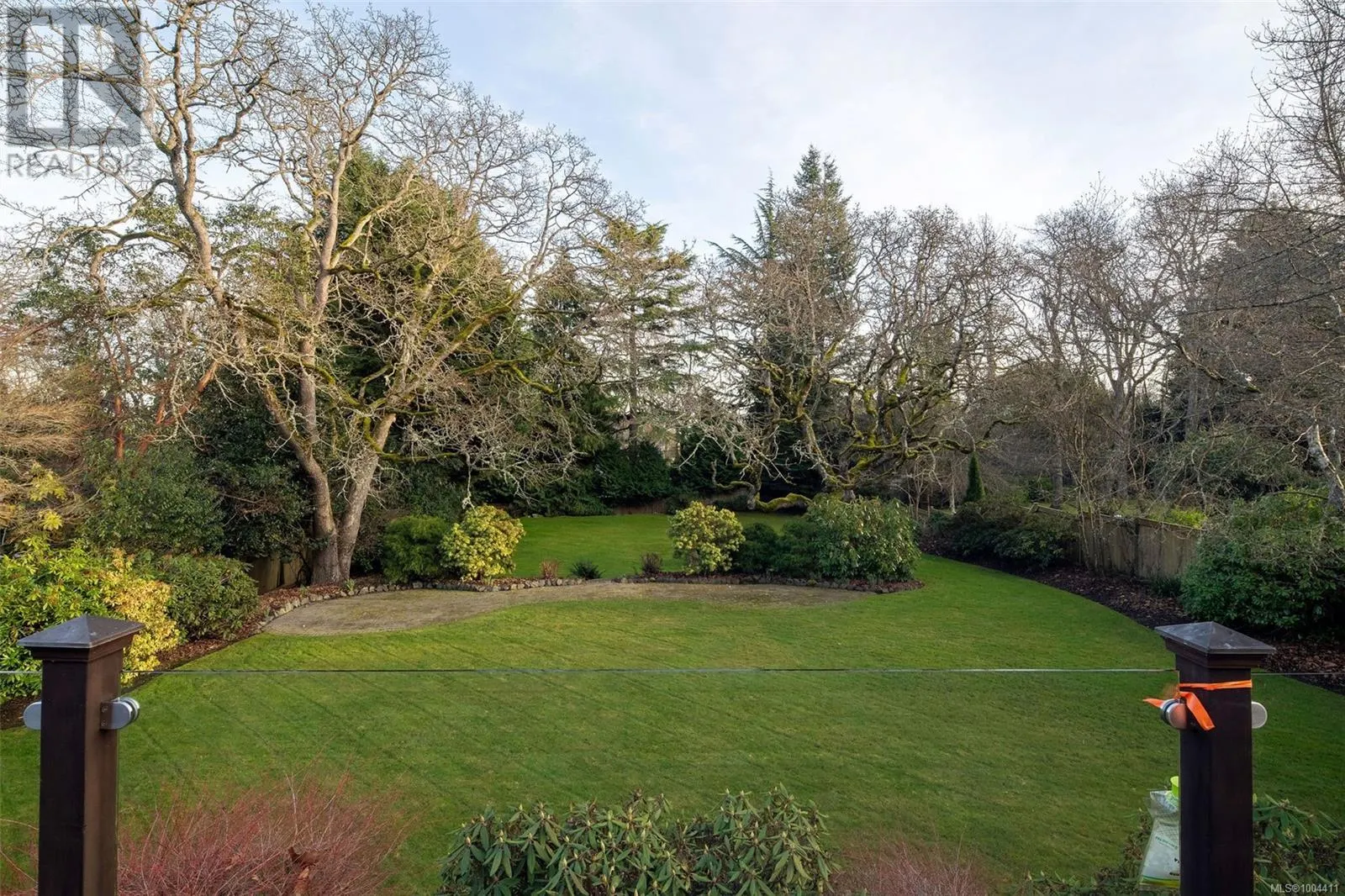 3465 Cadboro Bay Rd