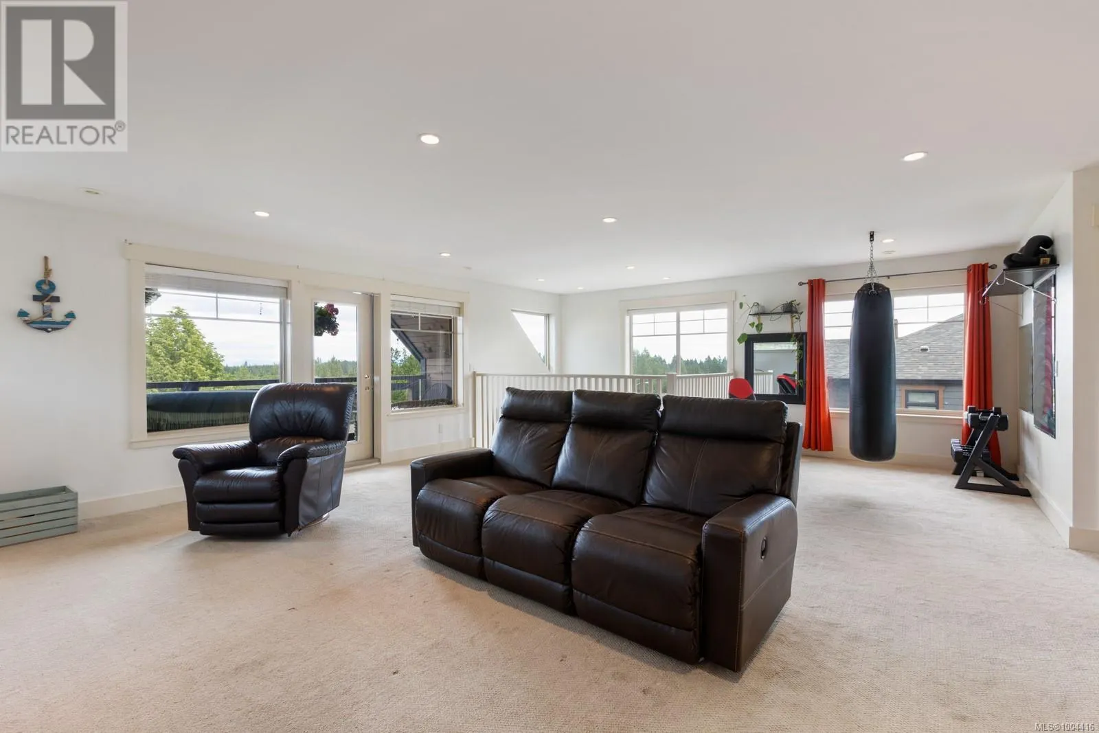 2673 Kendal Ave