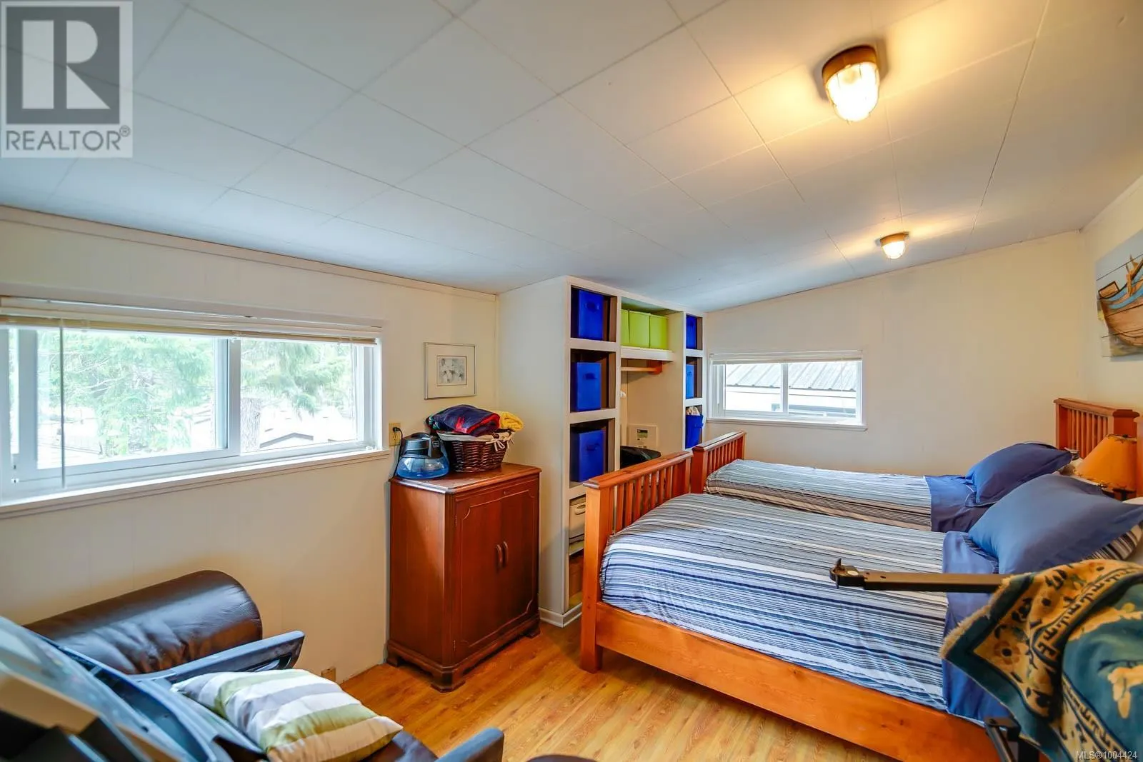 77 10325 Lakeshore Rd