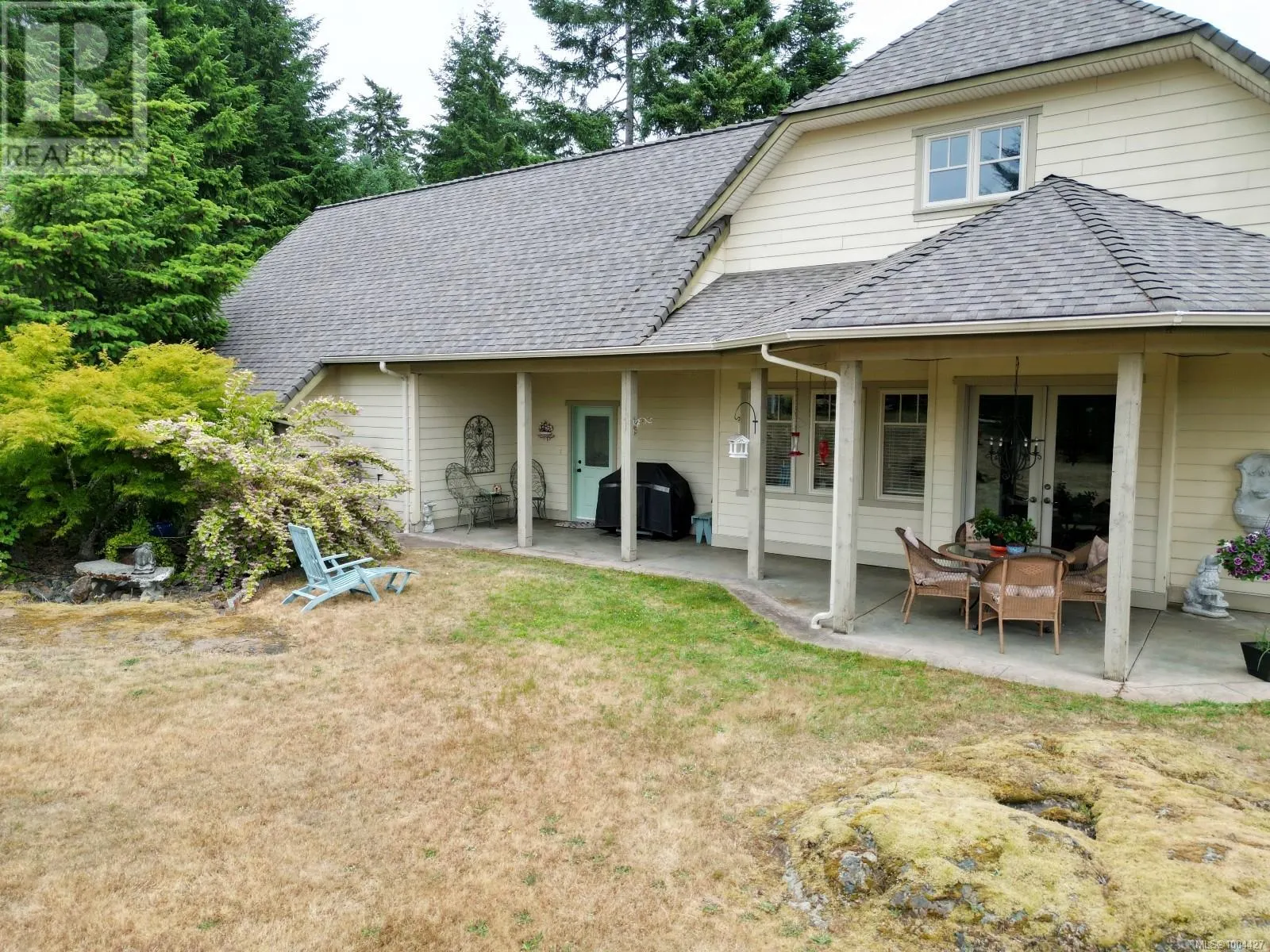 5479 Highland Dr