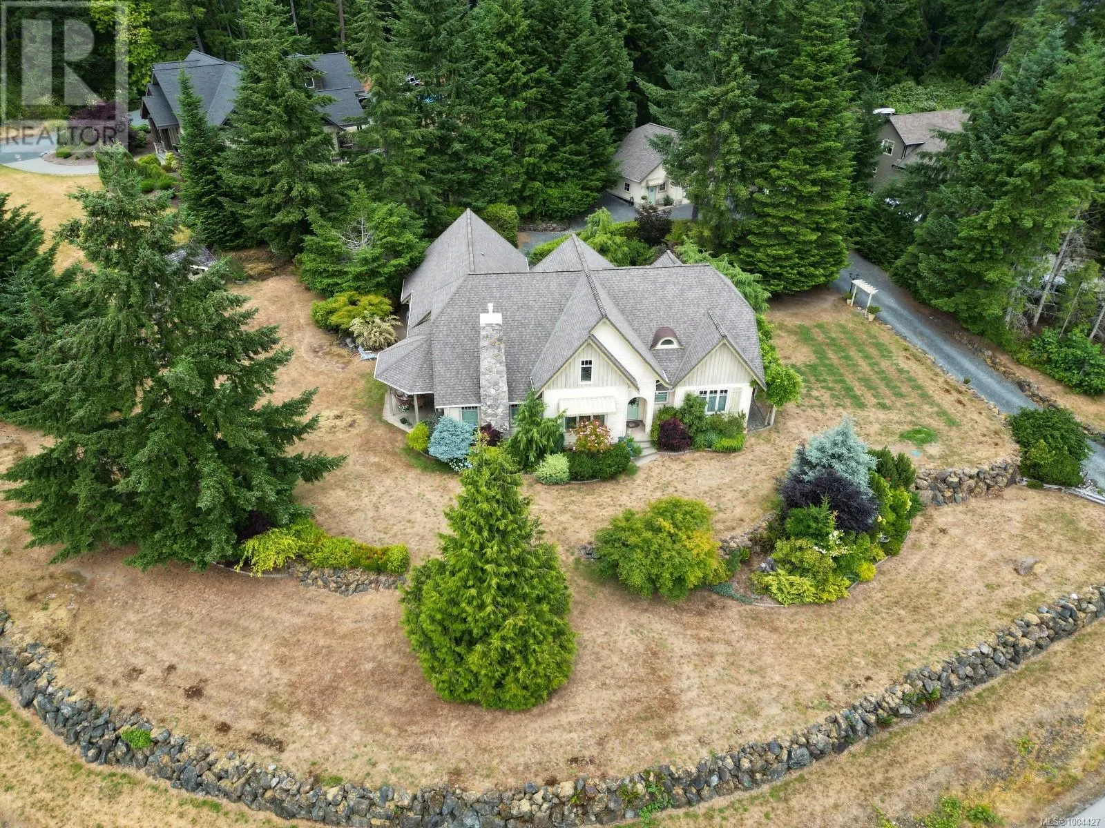 5479 Highland Dr