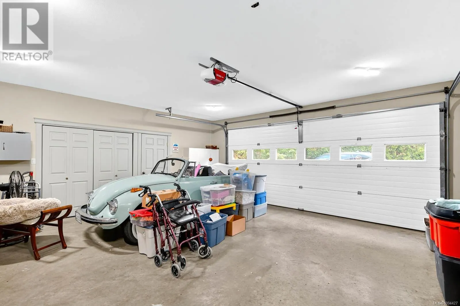 5479 Highland Dr