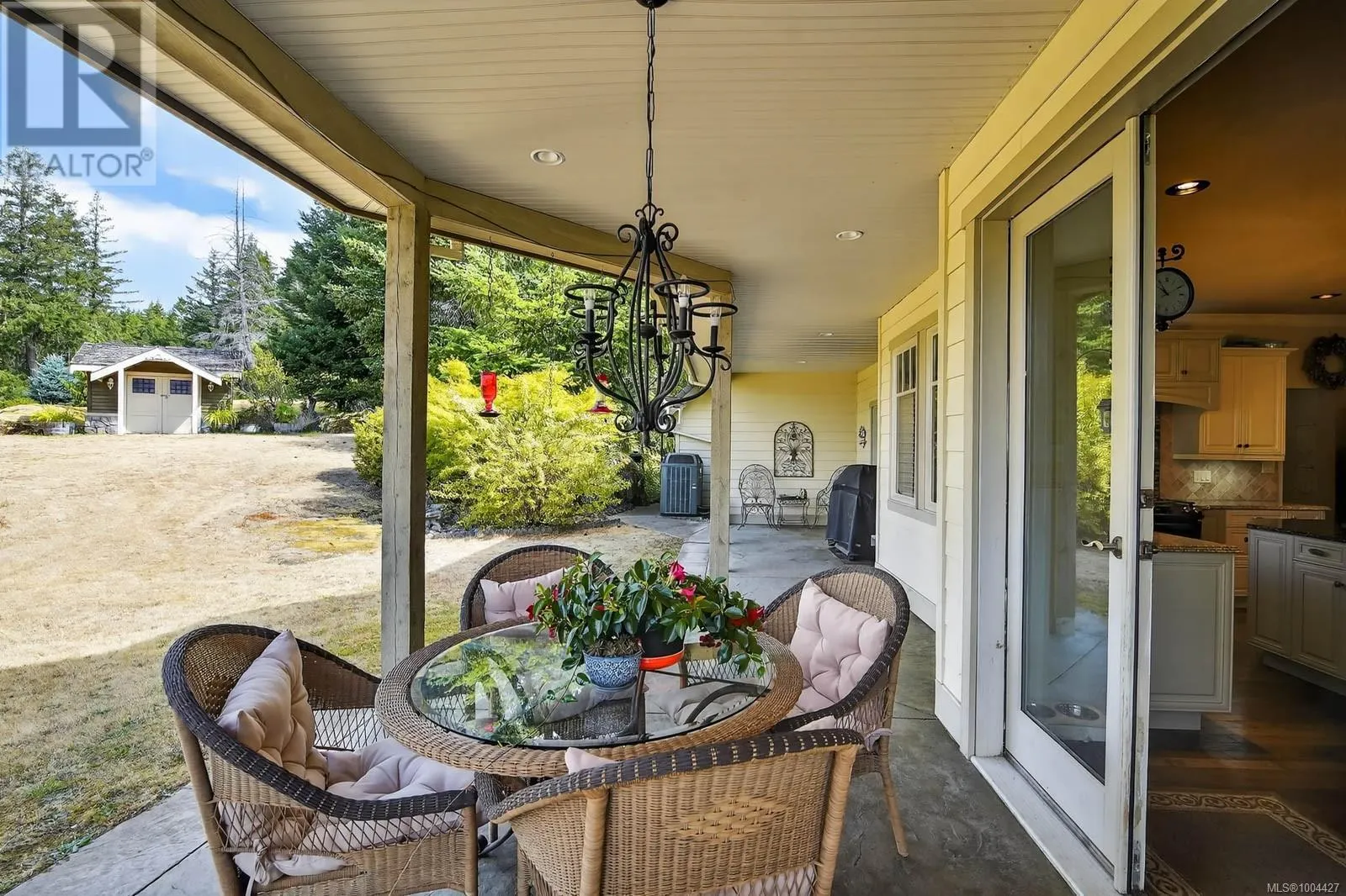 5479 Highland Dr