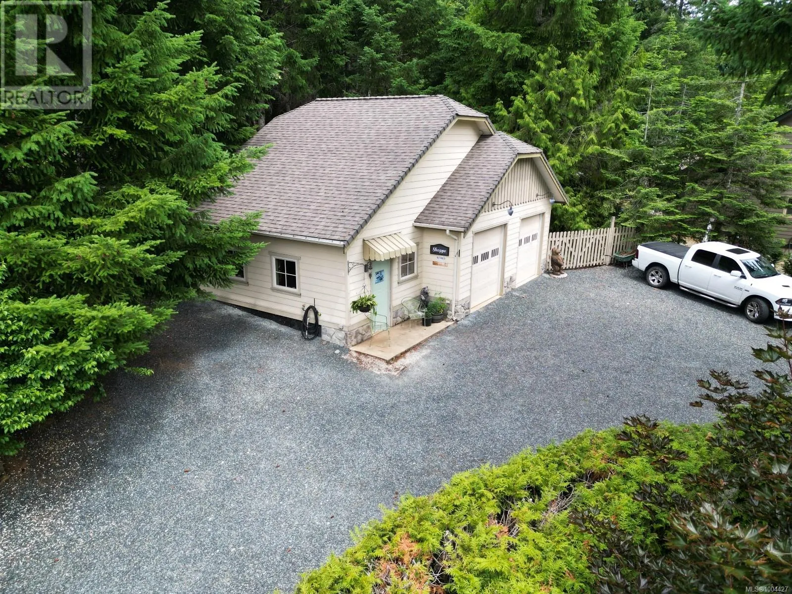5479 Highland Dr