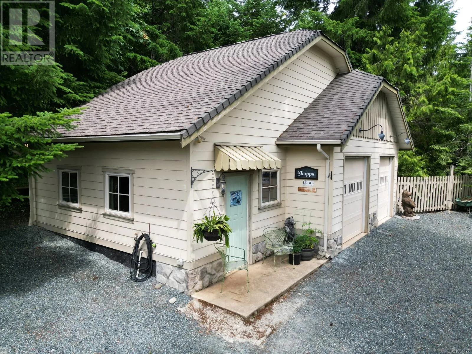 5479 Highland Dr