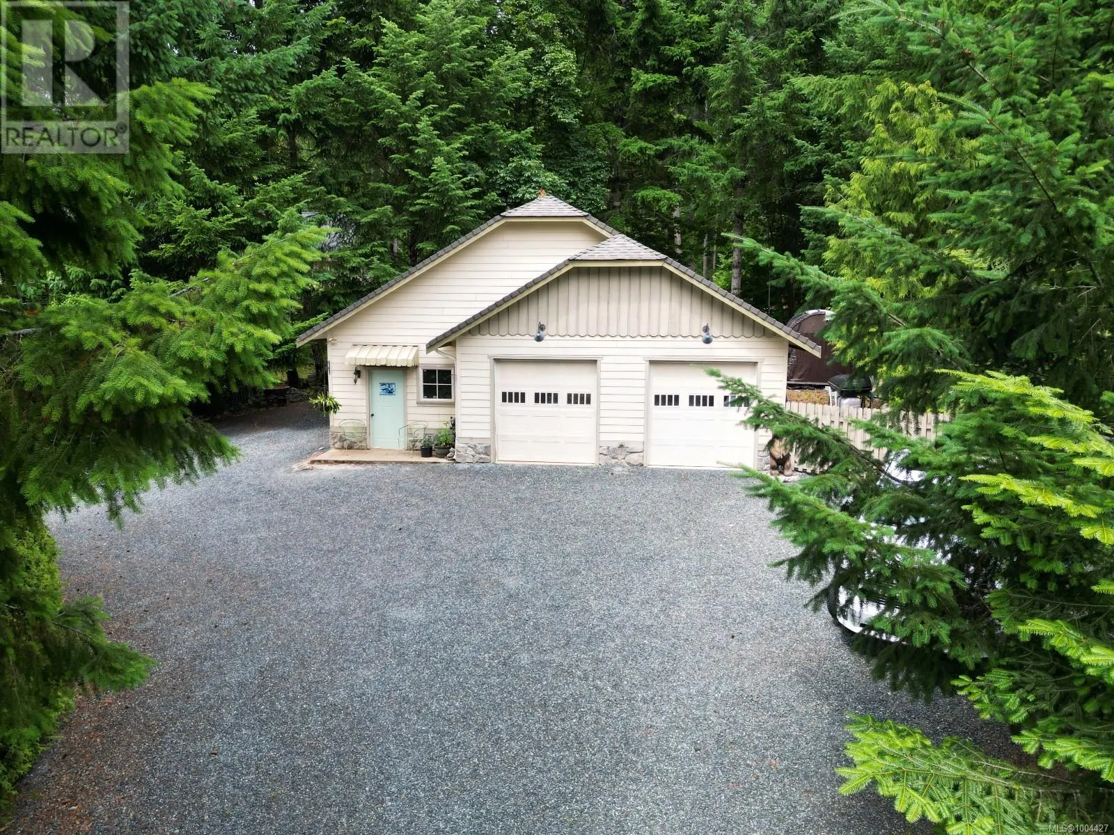 5479 Highland Dr