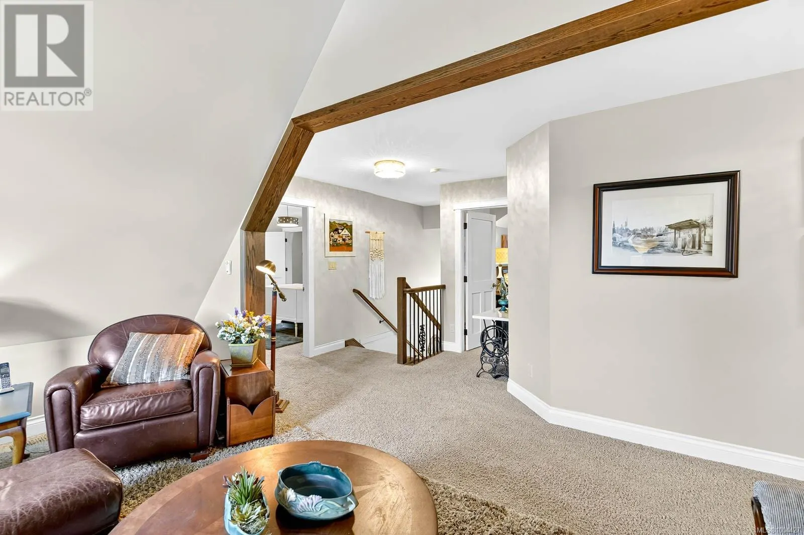 5479 Highland Dr