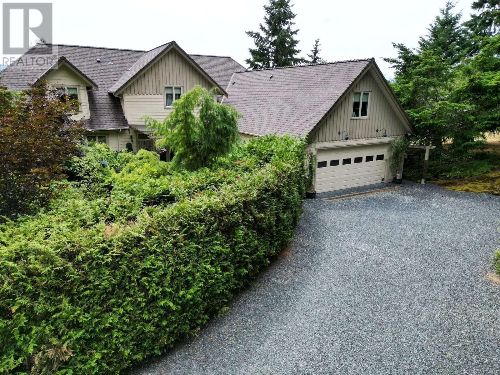 5479 Highland Dr