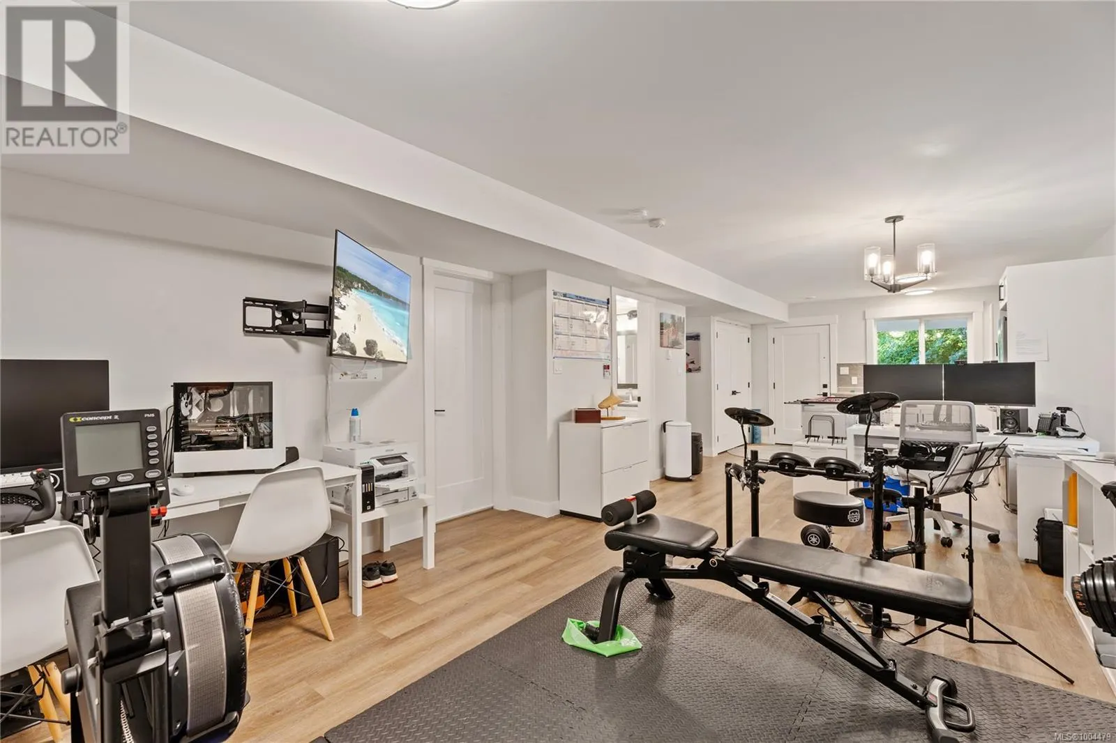 2052 Ernest Lane