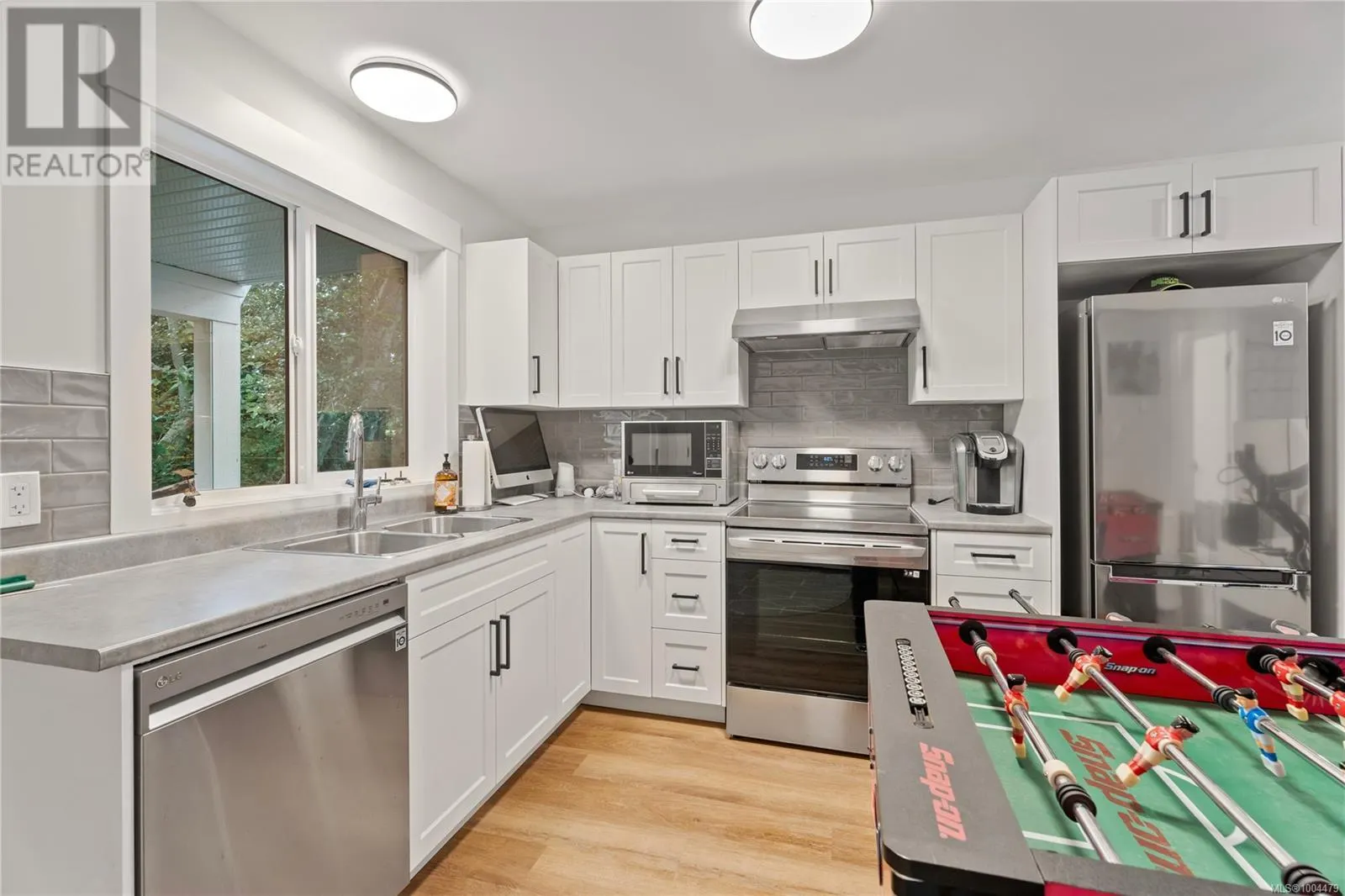 2052 Ernest Lane