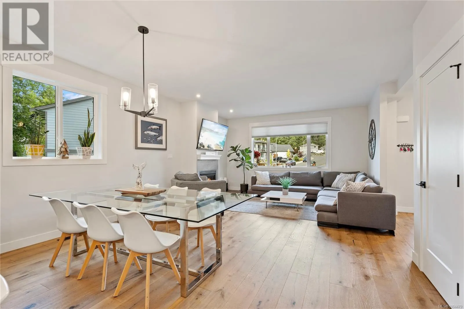 2052 Ernest Lane