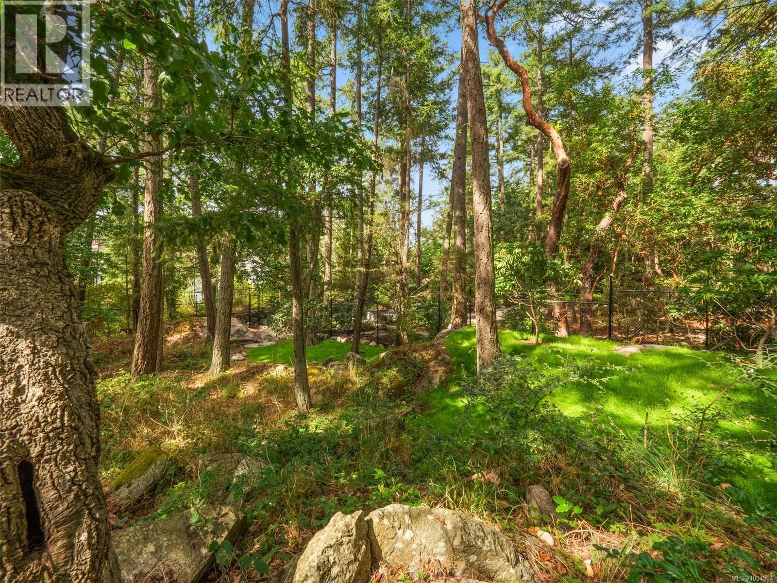 2660 Macdonald Dr E