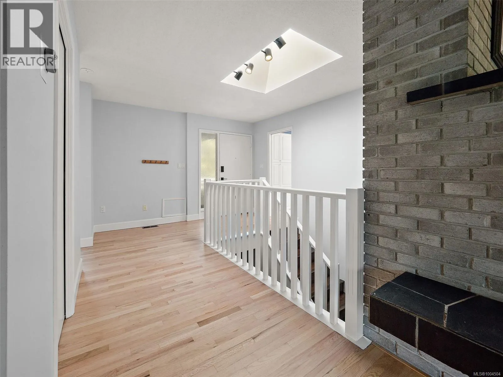 2660 Macdonald Dr E