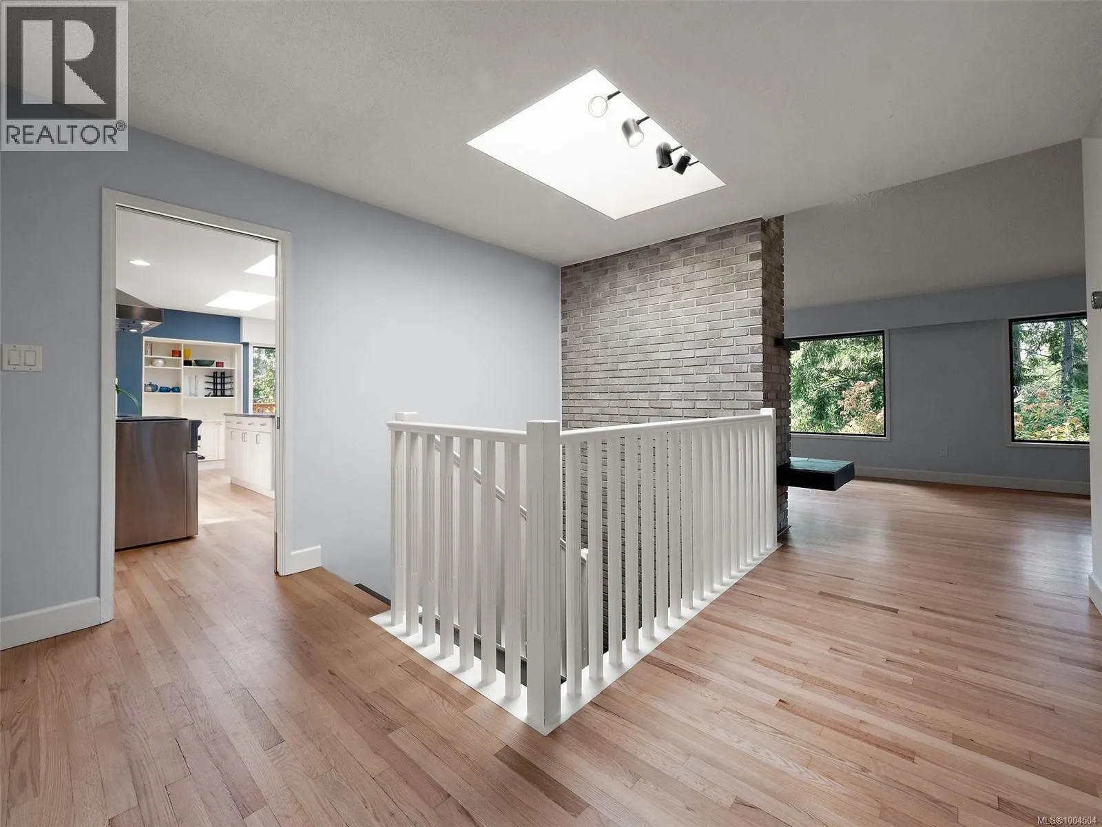 2660 Macdonald Dr E