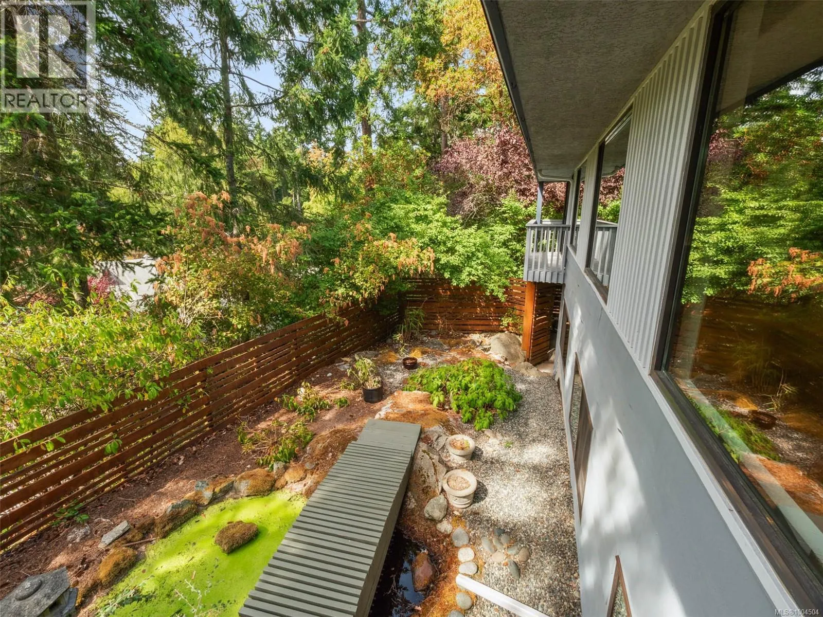 2660 Macdonald Dr E