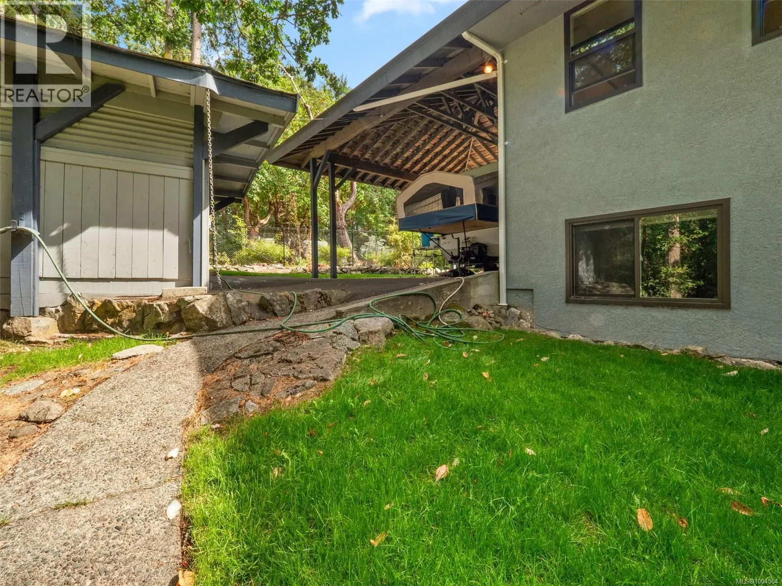 2660 Macdonald Dr E