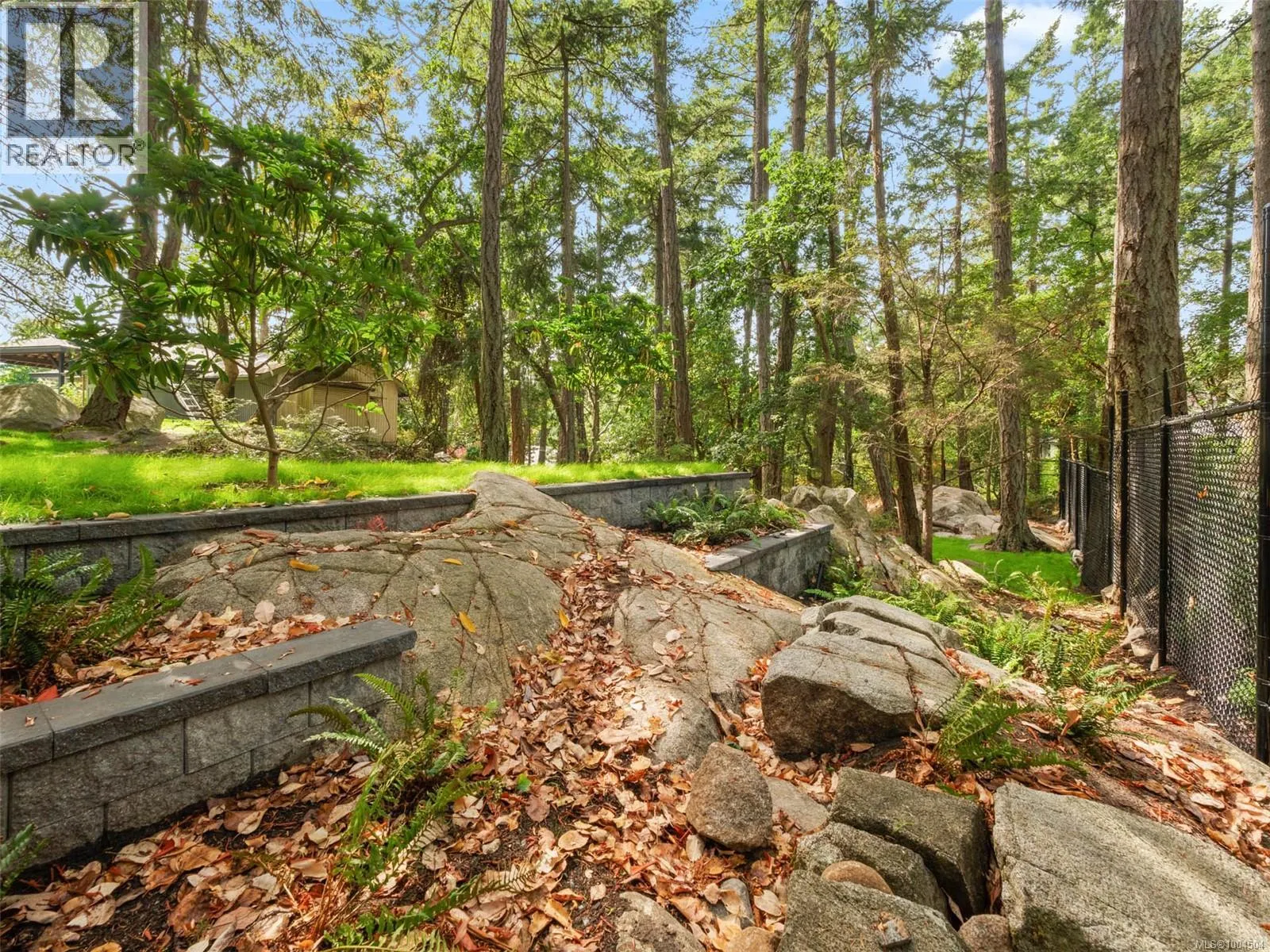 2660 Macdonald Dr E