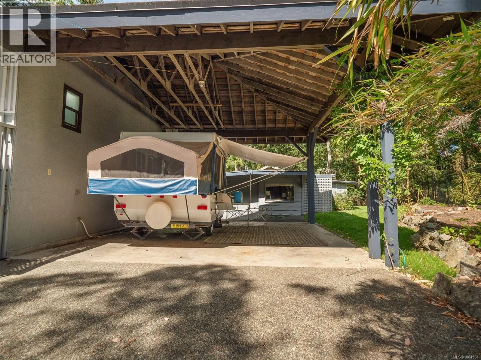 2660 Macdonald Dr E