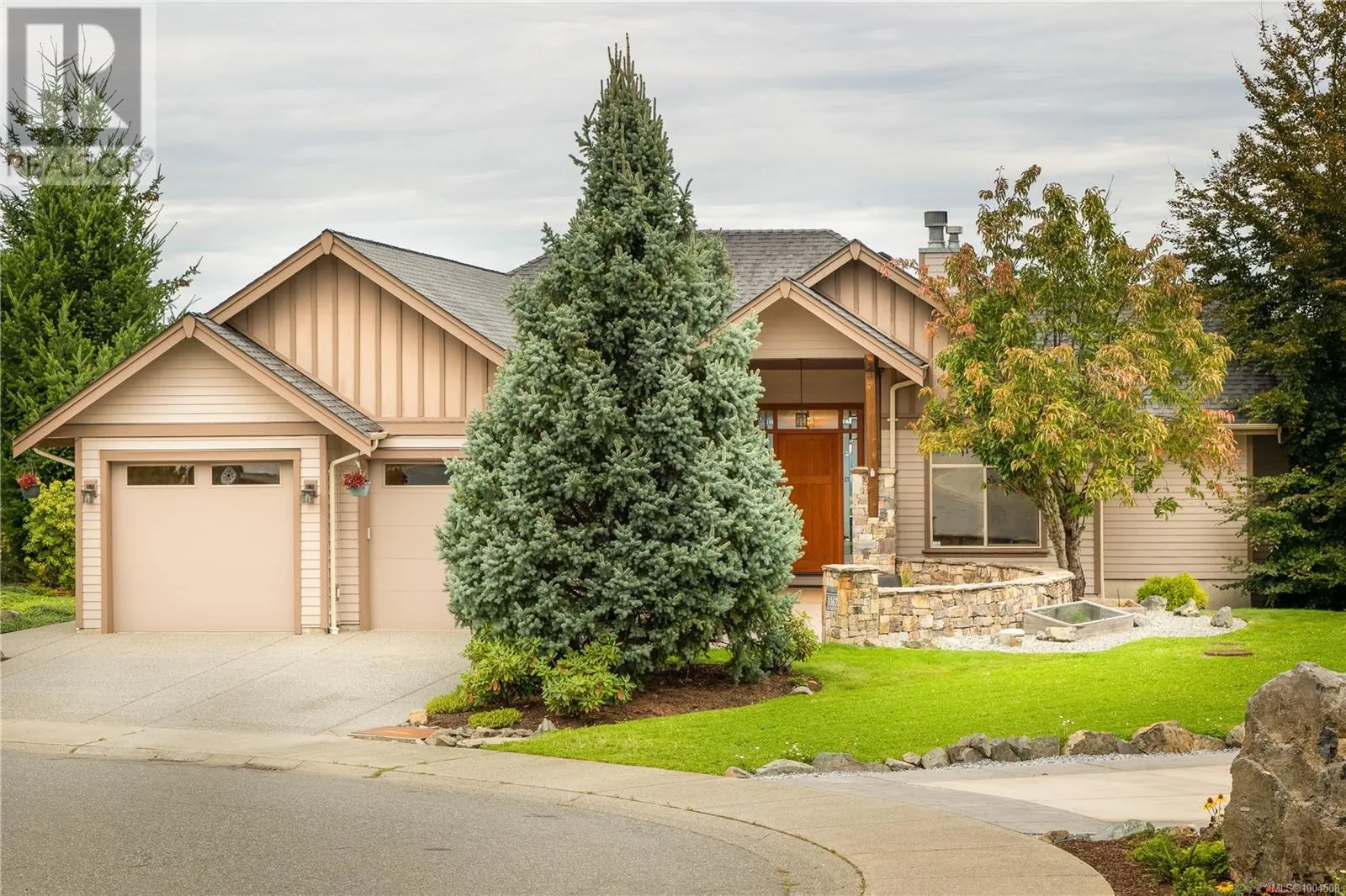 1067 Roxboro Pl