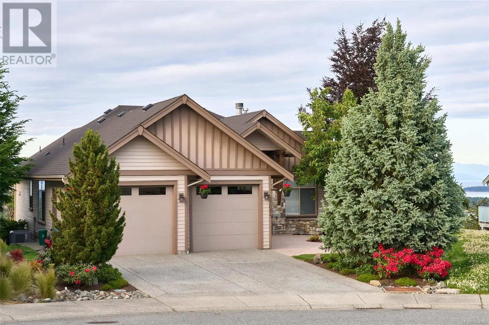 1067 Roxboro Pl