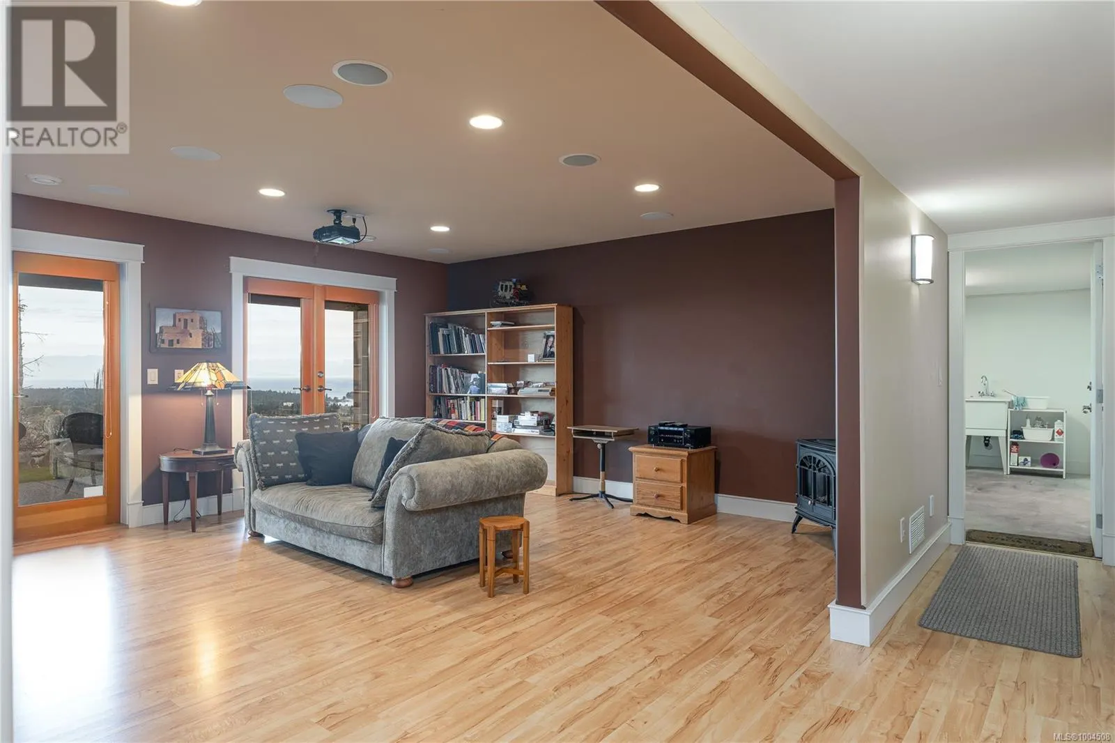 1067 Roxboro Pl
