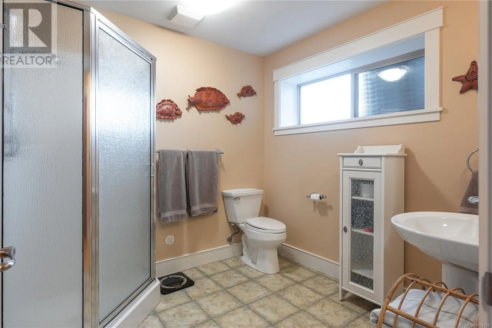 1067 Roxboro Pl