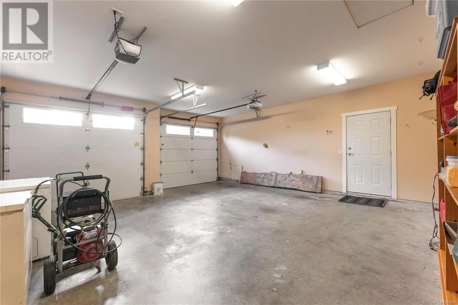 1067 Roxboro Pl