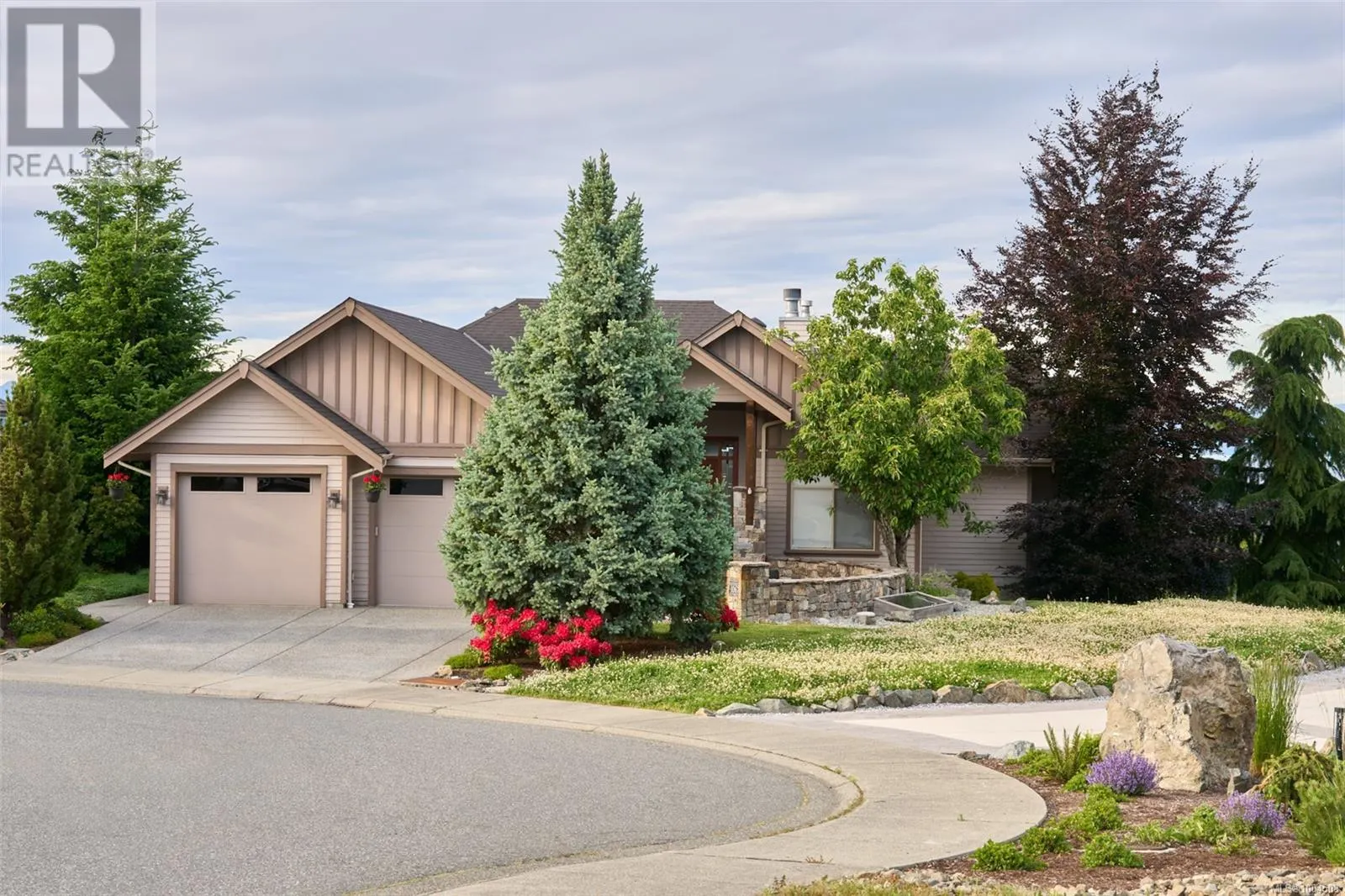 1067 Roxboro Pl