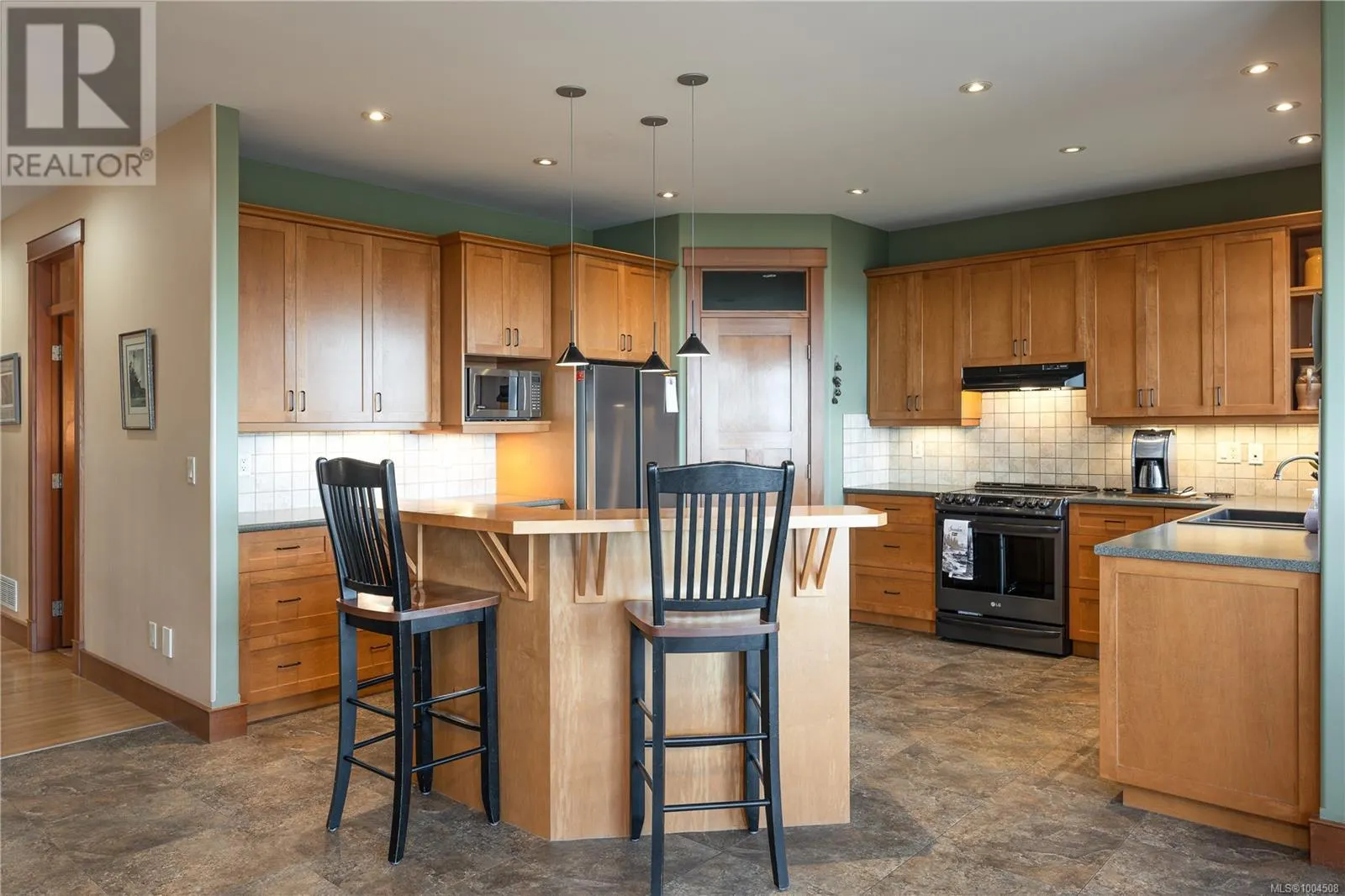 1067 Roxboro Pl