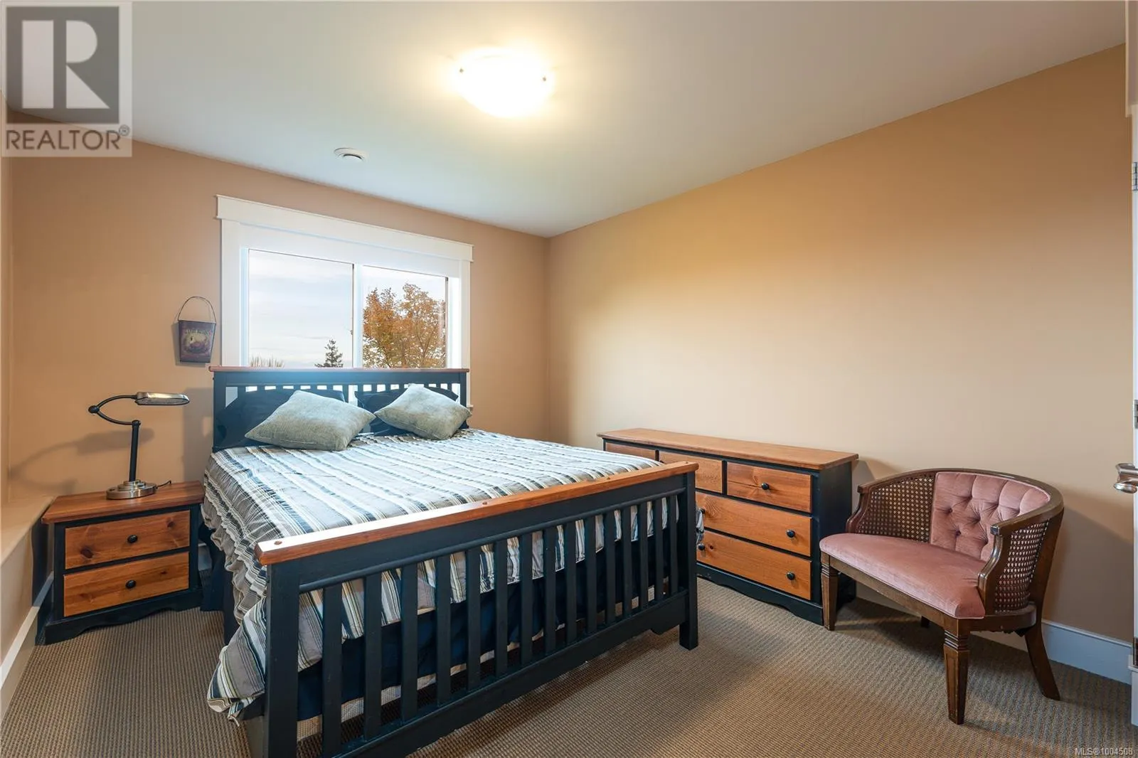 1067 Roxboro Pl