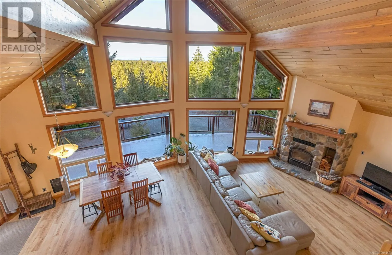 1556 Meadowood Way