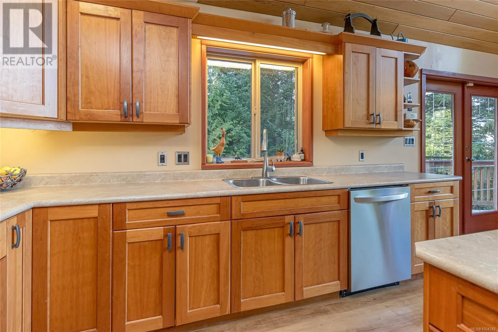 1556 Meadowood Way