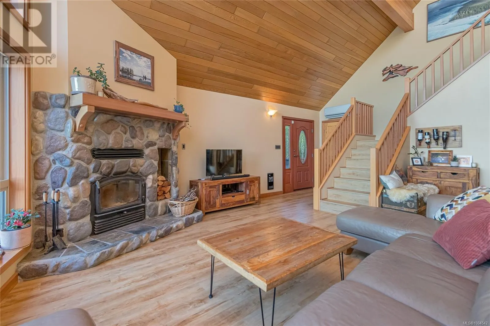 1556 Meadowood Way