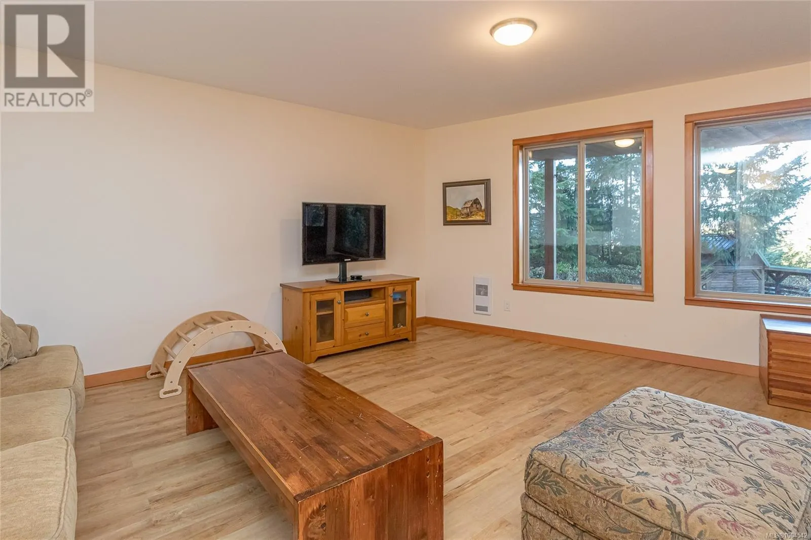 1556 Meadowood Way