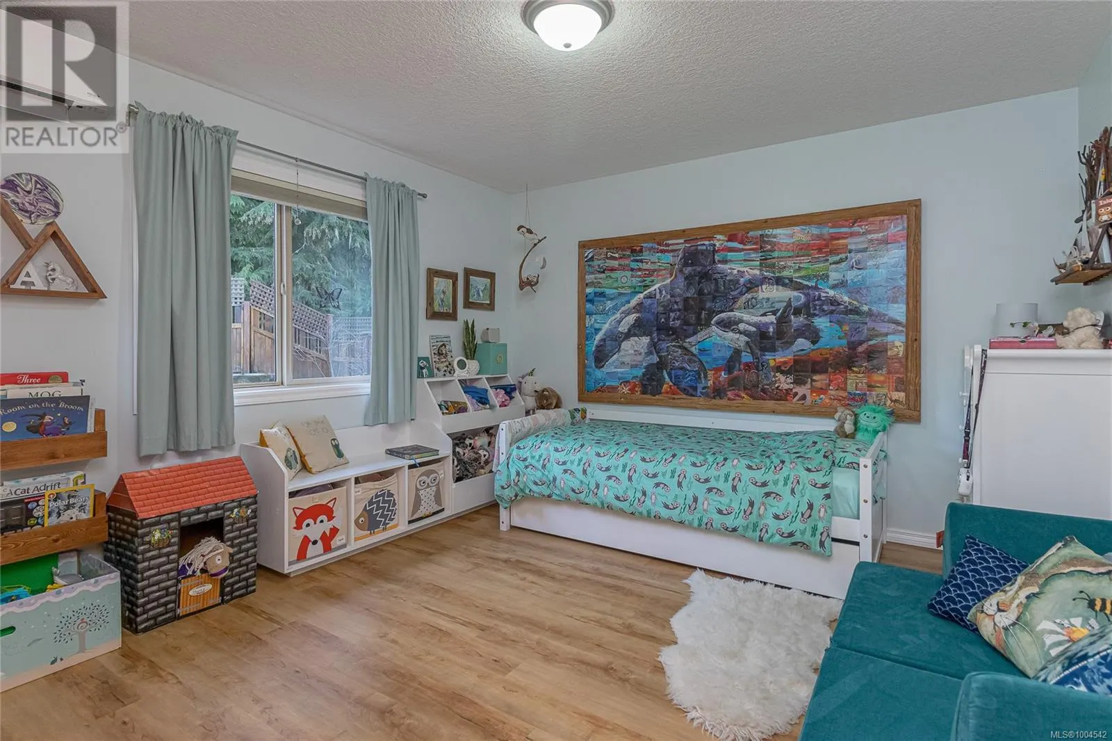 1556 Meadowood Way